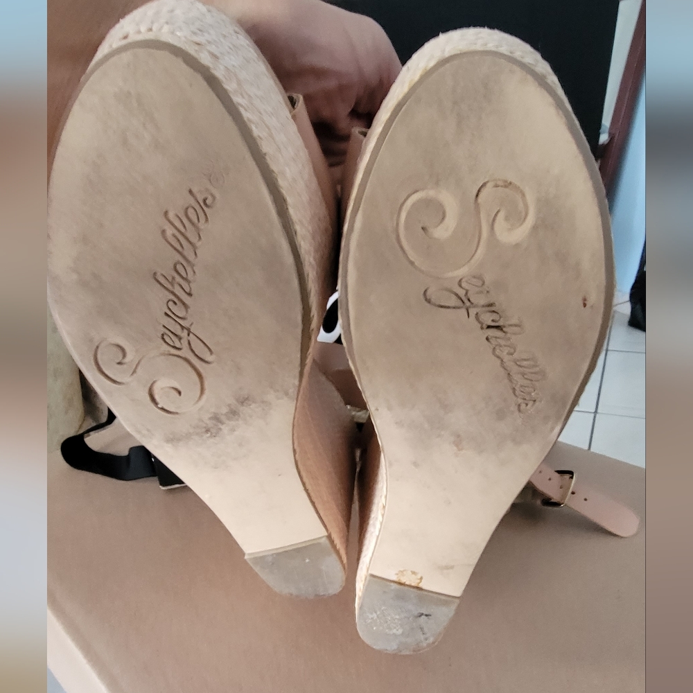 Leather platform sandals - Picture 3 of 5